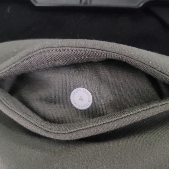 Lululemon Blissful Bend Super High-Rise Short 8" in Army Green Size 4 - Picture 7 of 11